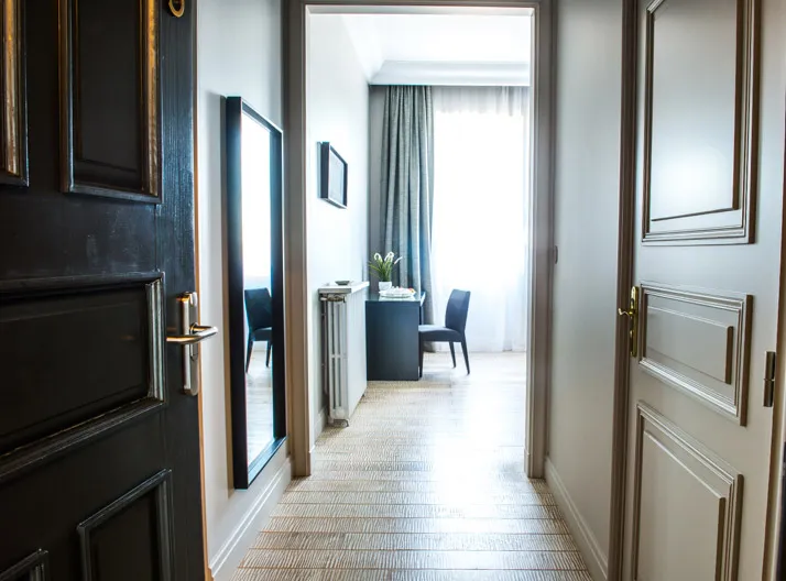 Une chambre Prestige du Château de la Garrigue — photo 1