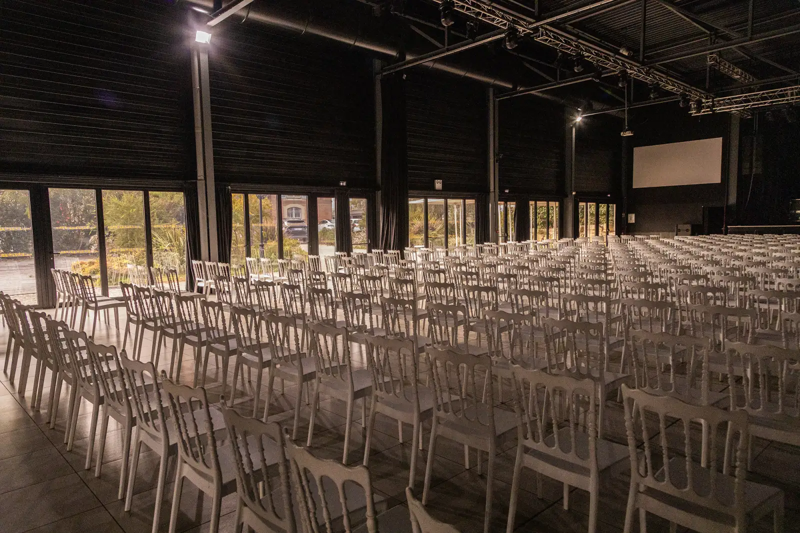 La Salle Piano du Château de la Garrigue, aménagée pour une réception